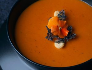 intialainen tomaattikeitto