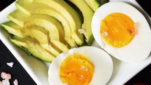 kananmuna ja avokado