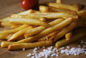 Näin saat helposti aidot vanhanajan ranskalaiset! french-fries-923687_1920