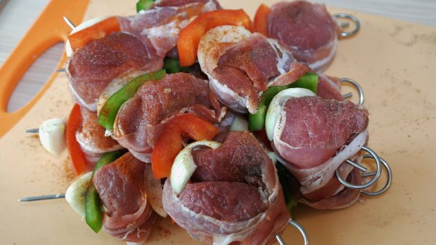 meat-skewer-329217_1920