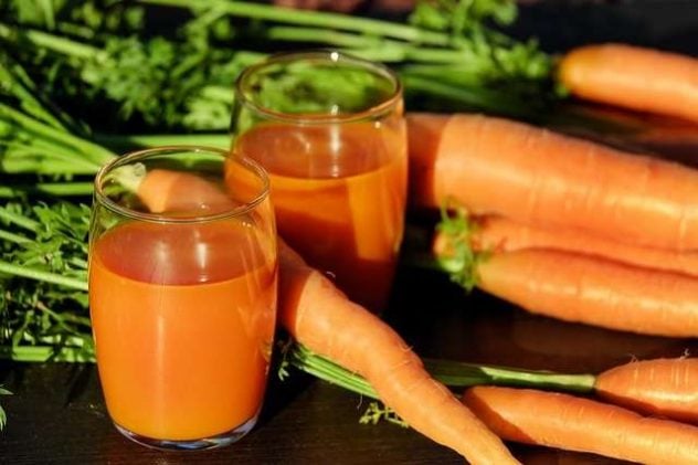 carrot-juice-g1224e3b32_640