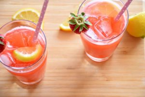 Tästä drinkistä povataan tämän kesän hittiä – Oletko jo maistanut? boba-jaglicic-T5ruxJf7NVE-unsplash