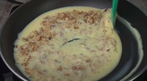 kondensoitu maito ja pähkinä