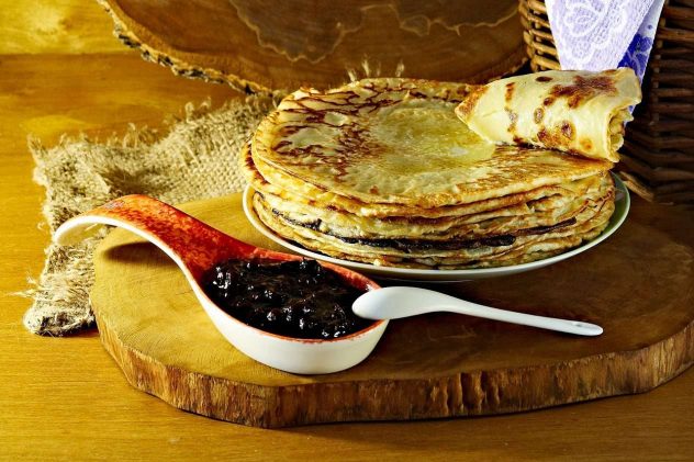 village-pancakes-5268985_1280