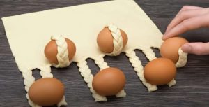 Valmista upea suolainen voikranssi tällä tekniikalla suolainen kranssi