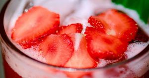 mansikka cocktail-drinkki.jpg