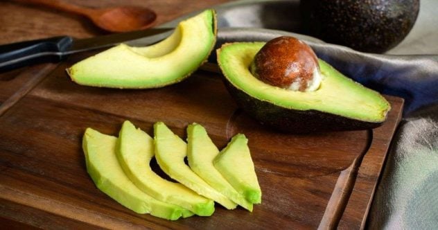 avokadon-leikkaaminen