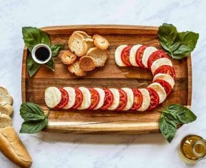 jouluinen caprese-salaatti