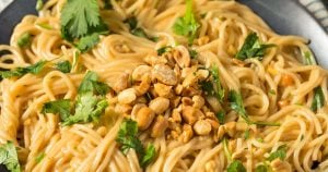 maapähkinänuudelit