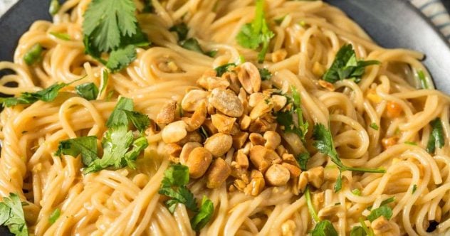 maapähkinänuudelit