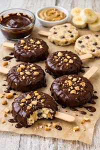 Banaani-maapähkinäjäätelö