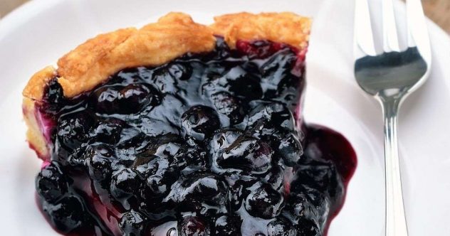 mustikkapiirakka-mikrossa