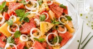 marinoitu-melonisalaatti