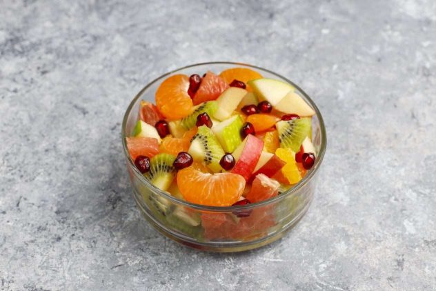 fresh-fruit-salad-bowl-with-fresh-fruits