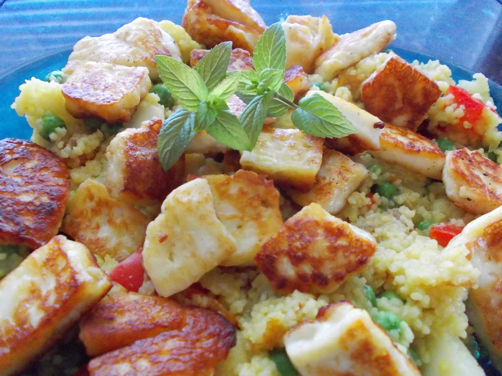 Halloumicouscoussalaatti